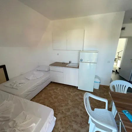 Апартамент Apartments Lozenets