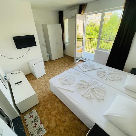 Апартамент Apartments Lozenets